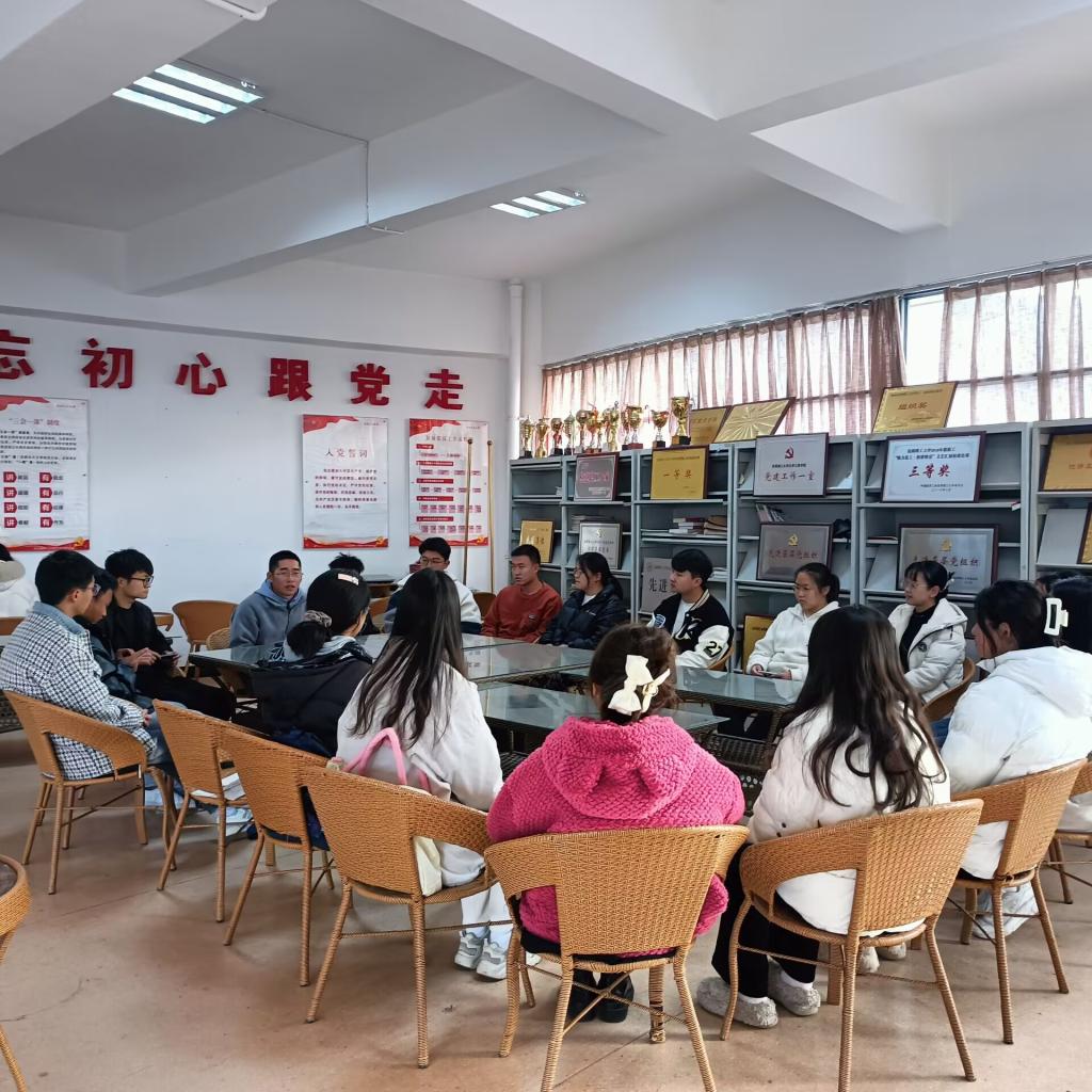 色色视频
学生第四党支部开展“学雷锋”实践活动